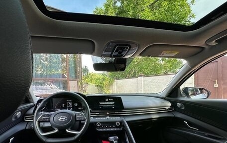 Hyundai Elantra, 2023 год, 1 820 000 рублей, 11 фотография