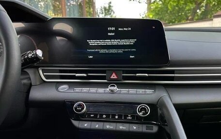 Hyundai Elantra, 2023 год, 1 820 000 рублей, 14 фотография
