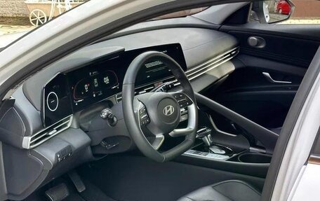 Hyundai Elantra, 2023 год, 1 820 000 рублей, 19 фотография