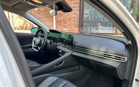 Hyundai Elantra, 2023 год, 1 820 000 рублей, 18 фотография