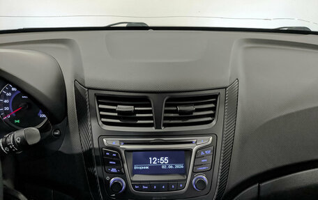 Hyundai Solaris II рестайлинг, 2016 год, 985 000 рублей, 17 фотография