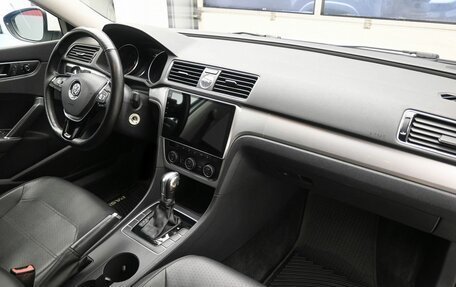Volkswagen Passat B8 рестайлинг, 2016 год, 1 829 900 рублей, 8 фотография