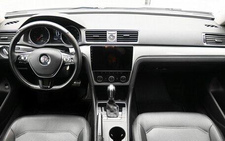 Volkswagen Passat B8 рестайлинг, 2016 год, 1 829 900 рублей, 9 фотография