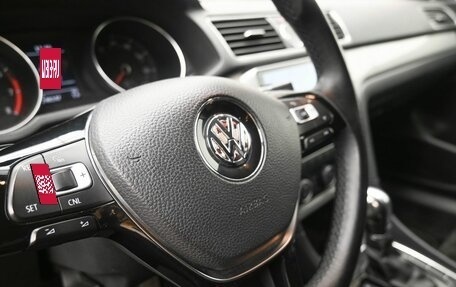 Volkswagen Passat B8 рестайлинг, 2016 год, 1 829 900 рублей, 13 фотография