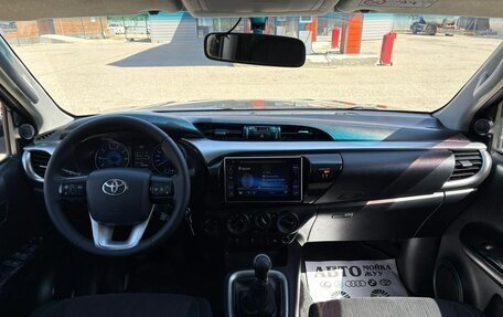 Toyota Hilux VIII, 2017 год, 2 670 000 рублей, 3 фотография