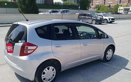 Honda Fit III, 2009 год, 859 000 рублей, 2 фотография