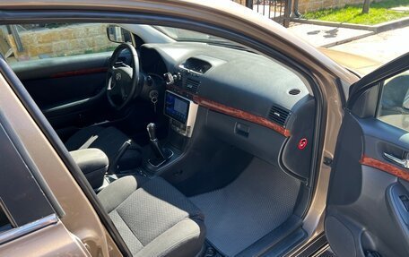Toyota Avensis III рестайлинг, 2004 год, 750 000 рублей, 8 фотография