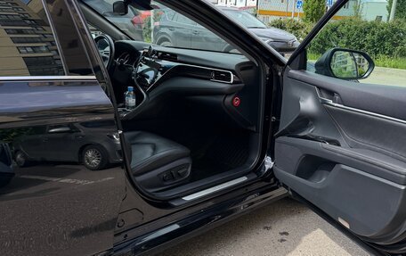 Toyota Camry, 2019 год, 3 150 000 рублей, 5 фотография
