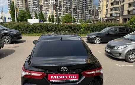 Toyota Camry, 2019 год, 3 150 000 рублей, 4 фотография