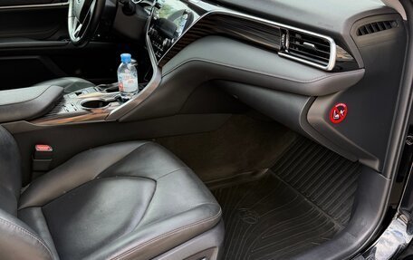 Toyota Camry, 2019 год, 3 150 000 рублей, 6 фотография