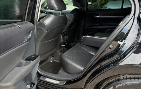 Toyota Camry, 2019 год, 3 150 000 рублей, 10 фотография