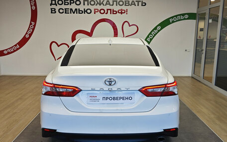 Toyota Camry, 2018 год, 2 490 000 рублей, 5 фотография