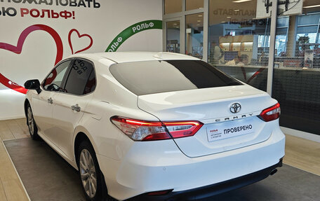 Toyota Camry, 2018 год, 2 490 000 рублей, 7 фотография
