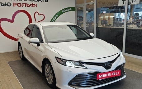 Toyota Camry, 2018 год, 2 490 000 рублей, 3 фотография