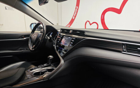 Toyota Camry, 2018 год, 2 490 000 рублей, 17 фотография