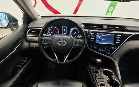 Toyota Camry, 2018 год, 2 490 000 рублей, 16 фотография