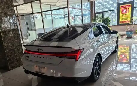 Hyundai Elantra, 2023 год, 1 225 000 рублей, 3 фотография