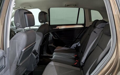 Volkswagen Tiguan II, 2019 год, 2 500 000 рублей, 4 фотография