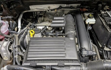 Volkswagen Tiguan II, 2019 год, 2 500 000 рублей, 5 фотография