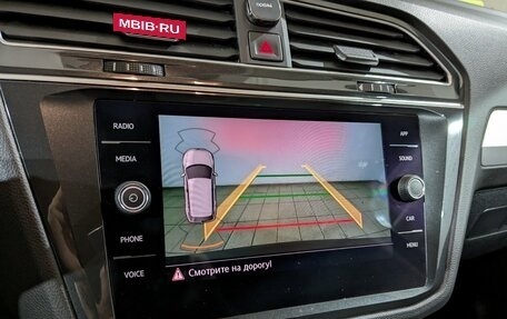 Volkswagen Tiguan II, 2019 год, 2 500 000 рублей, 2 фотография