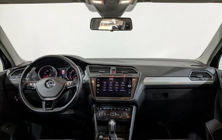 Volkswagen Tiguan II, 2019 год, 2 500 000 рублей, 23 фотография