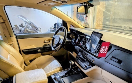 KIA Carnival III, 2017 год, 2 550 000 рублей, 9 фотография