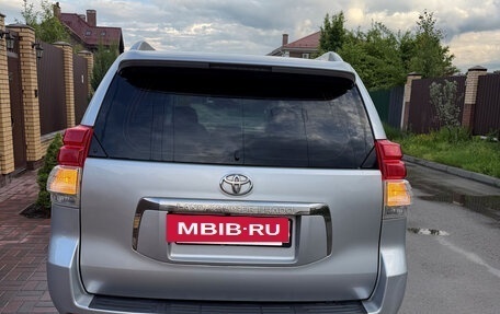 Toyota Land Cruiser Prado 150 рестайлинг 2, 2011 год, 2 145 000 рублей, 3 фотография