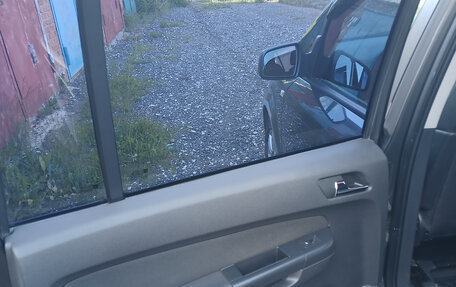 Opel Zafira B, 2012 год, 650 000 рублей, 24 фотография