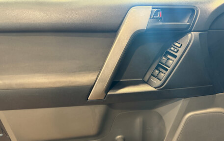 Toyota Land Cruiser Prado 150 рестайлинг 2, 2013 год, 3 150 000 рублей, 12 фотография