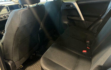 Toyota RAV4, 2015 год, 1 990 000 рублей, 11 фотография