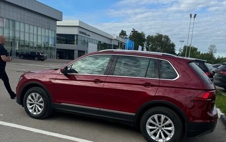 Volkswagen Tiguan II, 2017 год, 2 300 000 рублей, 3 фотография