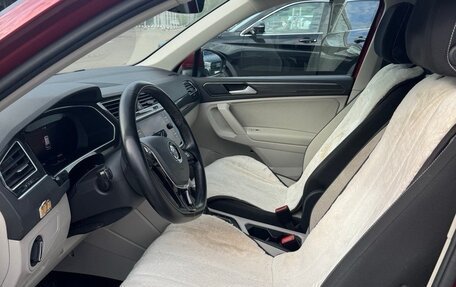 Volkswagen Tiguan II, 2017 год, 2 300 000 рублей, 10 фотография