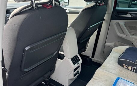 Volkswagen Tiguan II, 2017 год, 2 300 000 рублей, 13 фотография