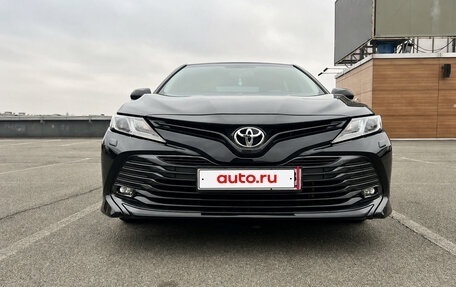 Toyota Camry, 2018 год, 2 750 000 рублей, 1 фотография