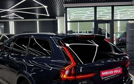 Volvo V90 Cross Country I рестайлинг, 2022 год, 5 900 000 рублей, 6 фотография