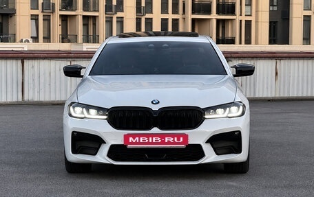 BMW 5 серия, 2018 год, 3 200 000 рублей, 2 фотография