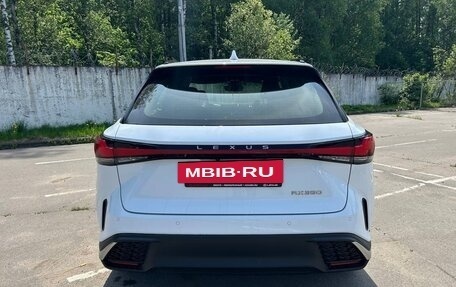 Lexus RX IV рестайлинг, 2022 год, 6 900 000 рублей, 8 фотография