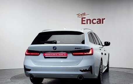 BMW 3 серия, 2023 год, 3 900 000 рублей, 4 фотография