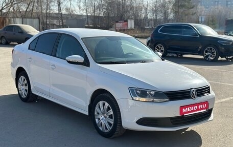 Volkswagen Jetta VI, 2013 год, 899 000 рублей, 3 фотография