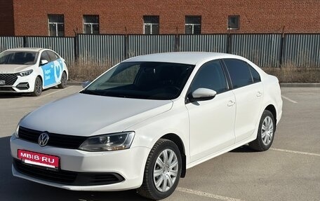 Volkswagen Jetta VI, 2013 год, 899 000 рублей, 2 фотография
