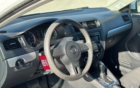 Volkswagen Jetta VI, 2013 год, 899 000 рублей, 8 фотография