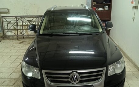 Volkswagen Touareg III, 2006 год, 1 500 000 рублей, 1 фотография