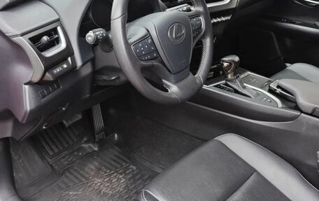 Lexus UX I, 2019 год, 3 120 000 рублей, 18 фотография