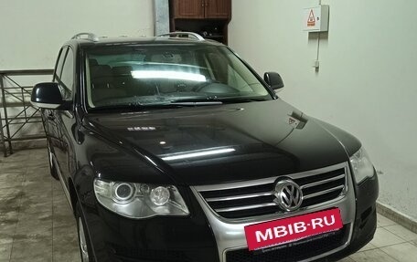 Volkswagen Touareg III, 2006 год, 1 500 000 рублей, 2 фотография