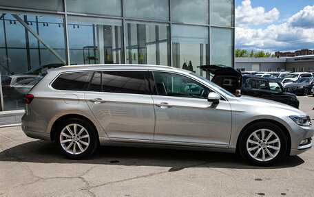 Volkswagen Passat B8 рестайлинг, 2015 год, 1 298 000 рублей, 10 фотография