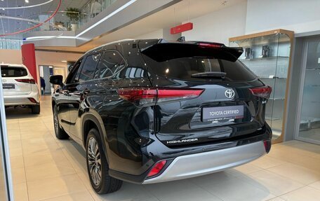 Toyota Highlander, 2026 год, 5 600 000 рублей, 4 фотография