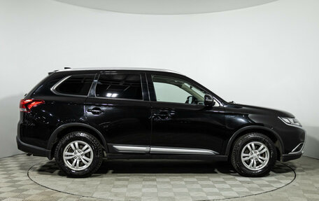 Mitsubishi Outlander III рестайлинг 3, 2017 год, 1 829 898 рублей, 4 фотография