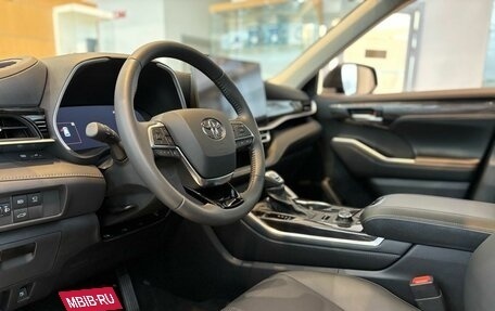 Toyota Highlander, 2025 год, 5 600 000 рублей, 9 фотография