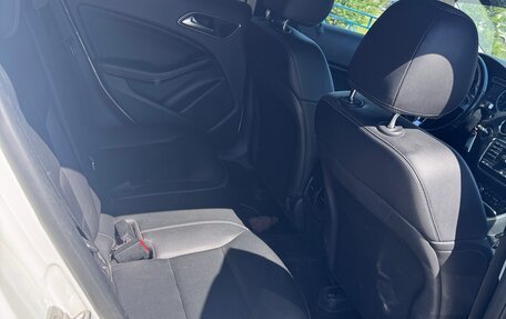 Mercedes-Benz GLA, 2015 год, 1 500 000 рублей, 14 фотография