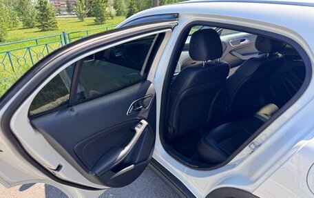 Mercedes-Benz GLA, 2015 год, 1 500 000 рублей, 11 фотография